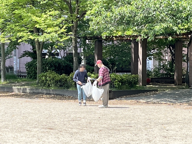 公園清掃 - 株式会社NICO JAPAN