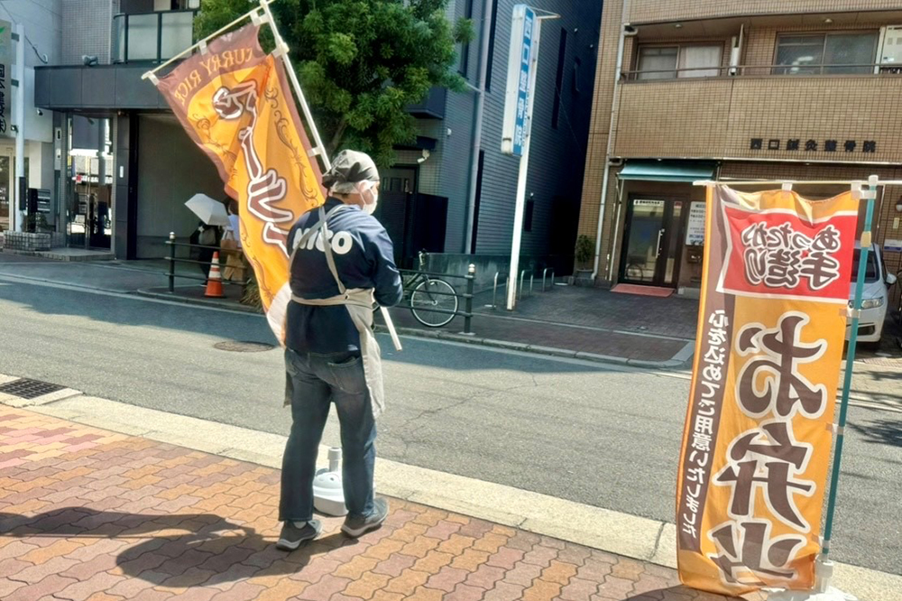 厨房作業の様子